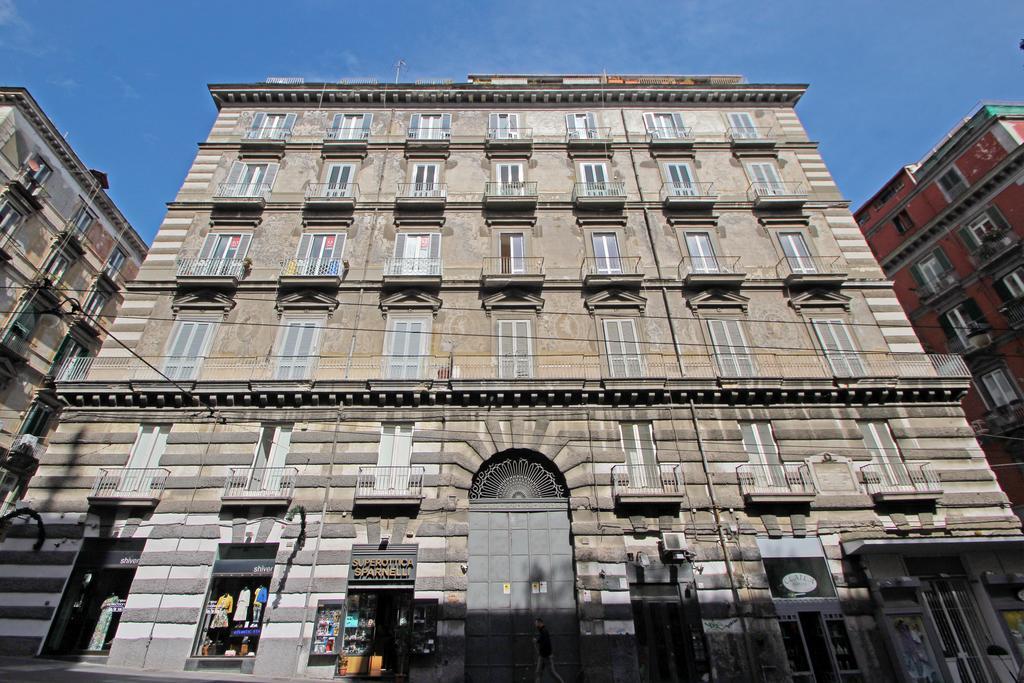 Casa Dante - Historic Apartment In The Perfect Naples Location Luaran gambar