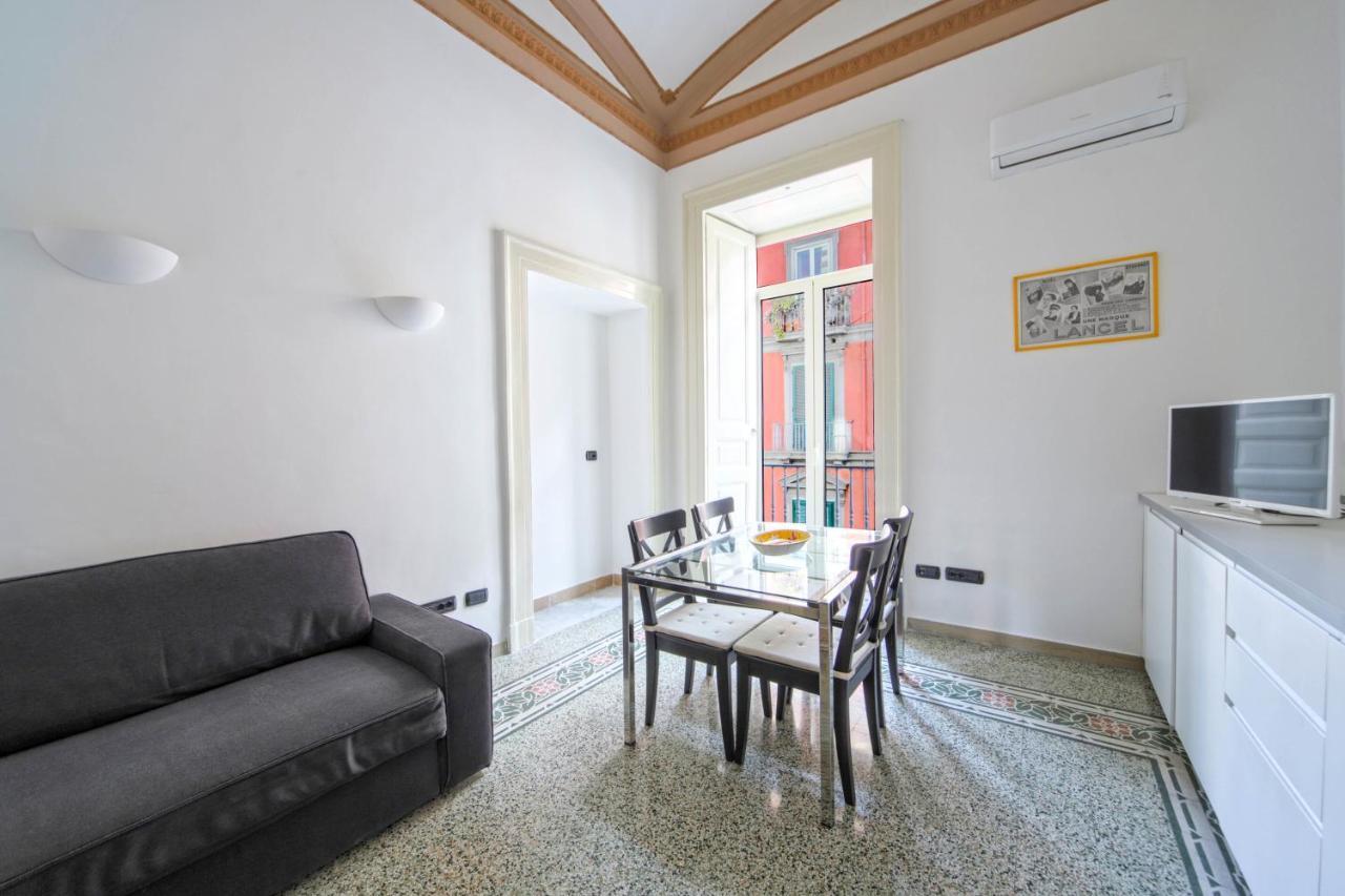 Casa Dante - Historic Apartment In The Perfect Naples Location Luaran gambar