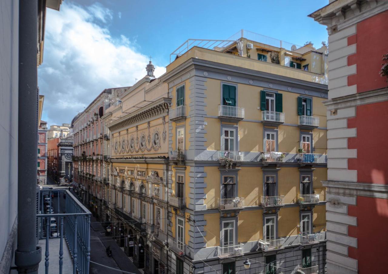 Casa Dante - Historic Apartment In The Perfect Naples Location Luaran gambar