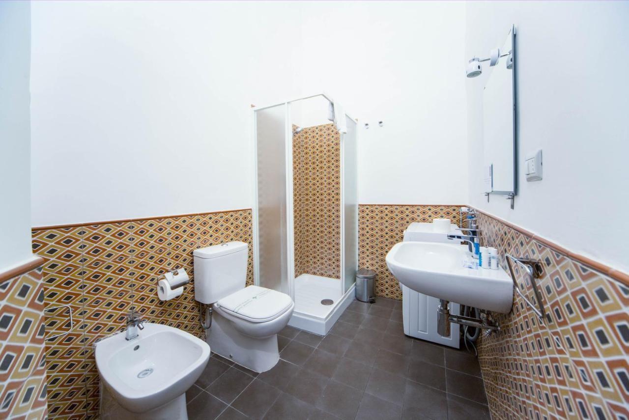 Casa Dante - Historic Apartment In The Perfect Naples Location Luaran gambar
